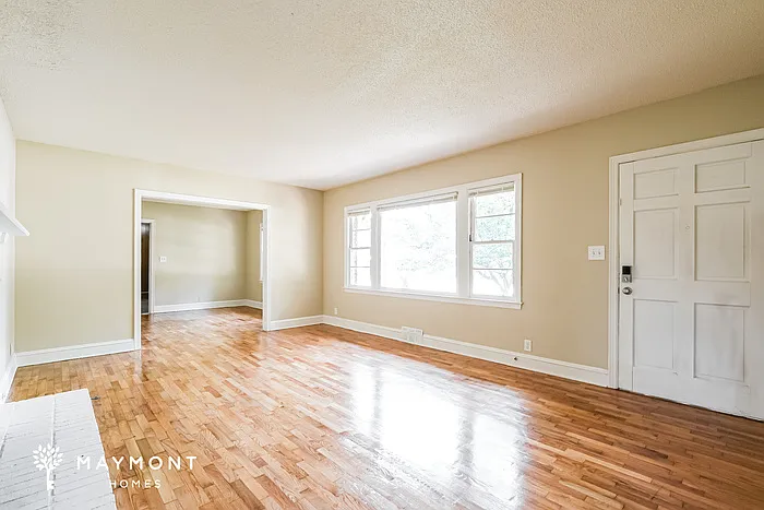 712 Jackson St — Photo 4