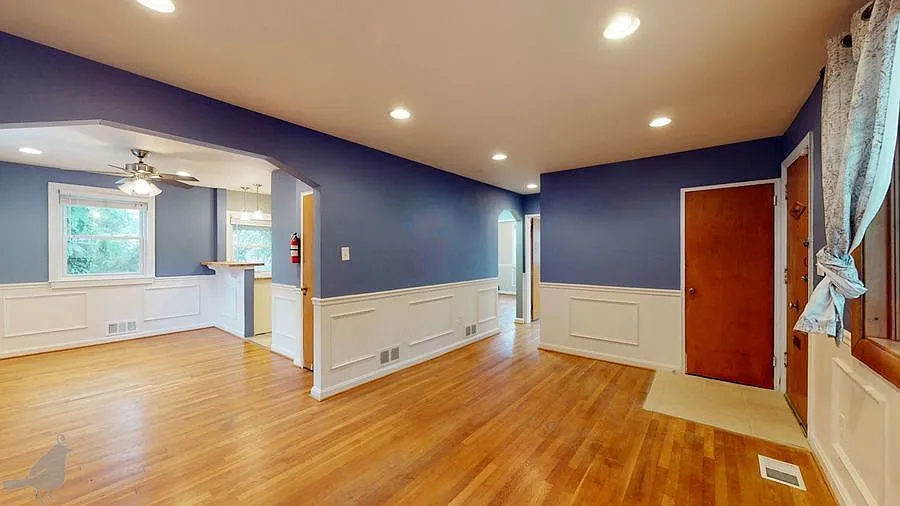 813 Hilltop Ter SE