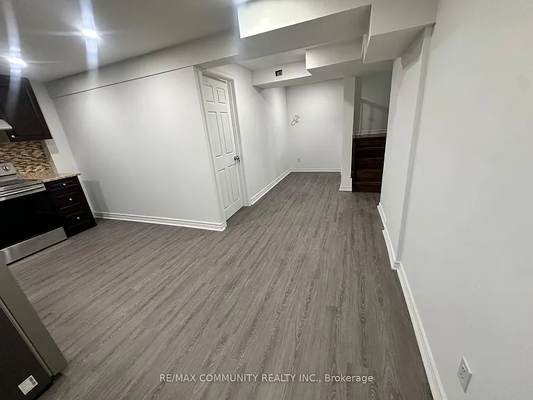 18 Hearth Pl — Photo 6