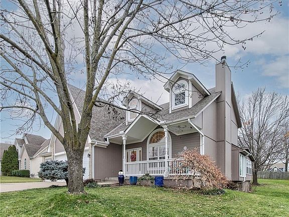 2nd image of 1509 SW Cross Creek Pl