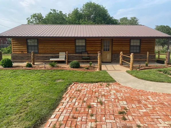 861 5th St, Manchester, OK 73758