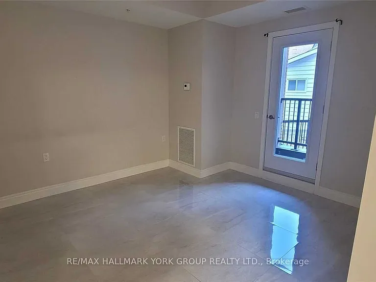 32 Wellington St E #108 — Photo 7