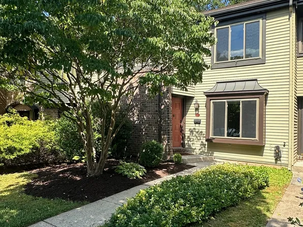 52 Essex Pl, Newtown, PA 18940