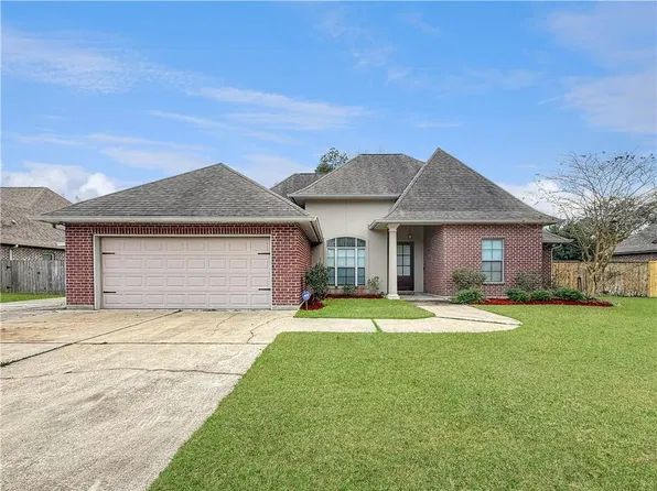 308 Nelson Landing Dr, Pearl River, LA 70452