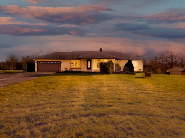 6004 Grange Hall Rd, Holly, MI 48442