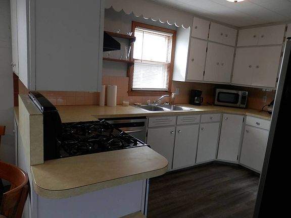 5th image of 614 S Adams St