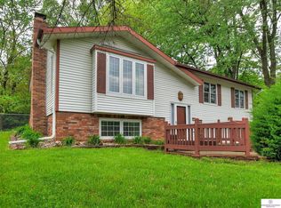 7836 Raven Oaks Dr, Omaha, NE 68152