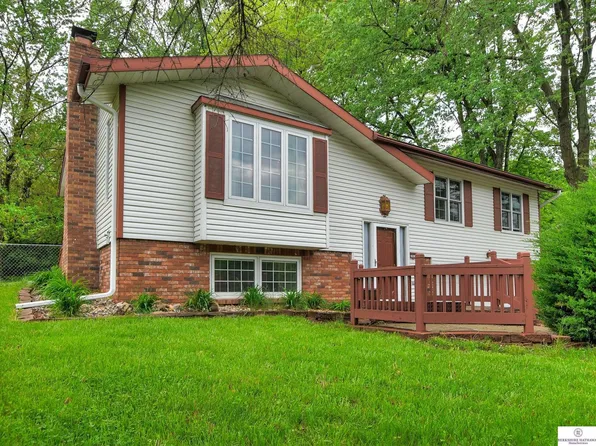 7836 Raven Oaks Dr, Omaha, NE 68152