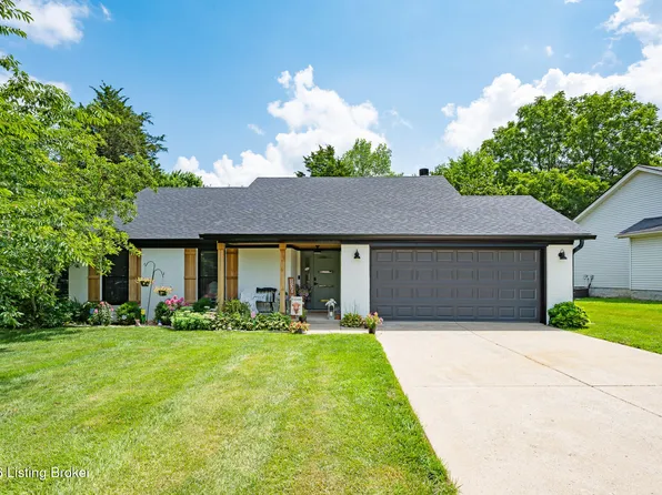 317 Woodland Lakes Dr, La Grange, KY 40031