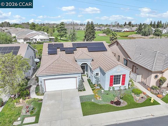 4th image of 1572 Rubidoux Ln