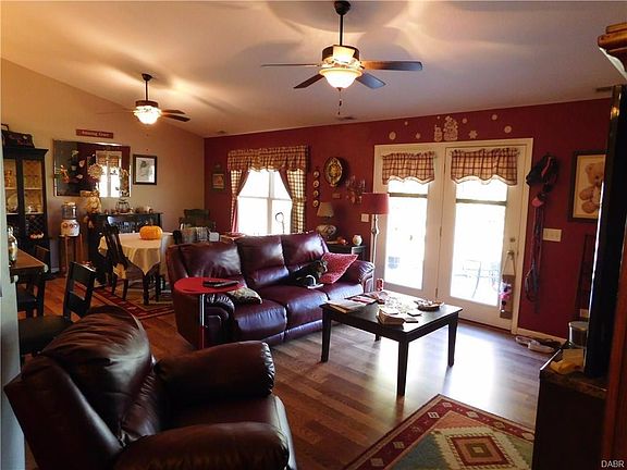 3rd image of 1098 Marty Lee Ln
