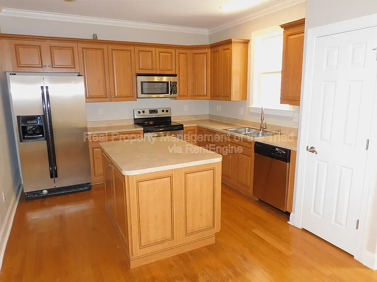 4 Rhododendron Dr — Photo 5