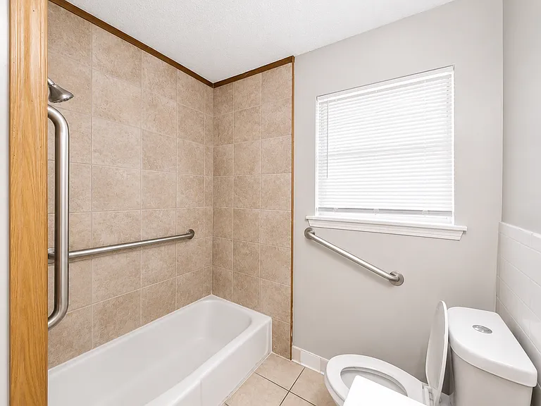 25 Almo Dr — Photo 9