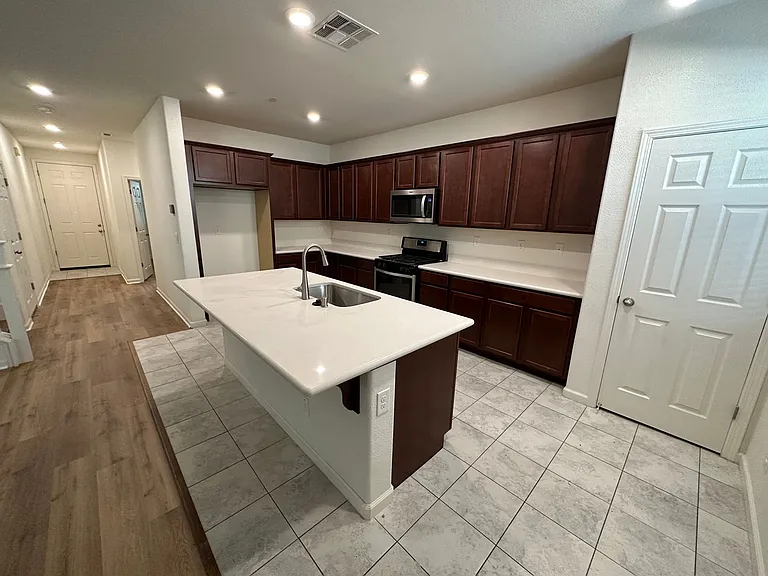 10720 Padua Way — Photo 4
