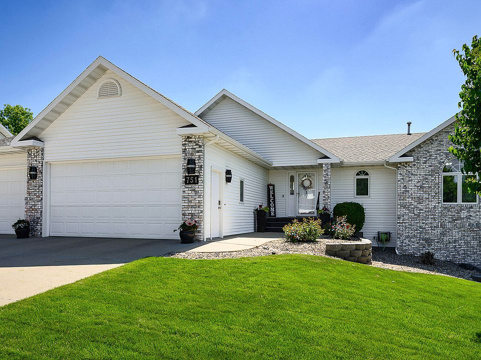 1st image of 751 Juniper Dr