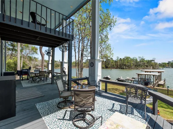800 Northwoods Dr, Pointblank, TX 77364