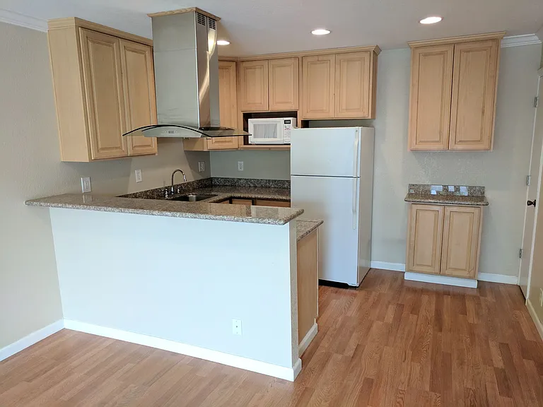 All Single Story Apartment Community — Photo 9