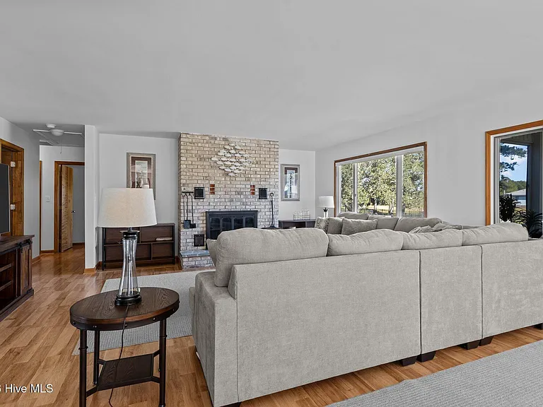 180 Wallace Rd — Photo 21