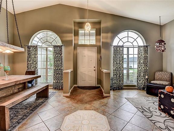 5th image of 38 Wentwood Dr