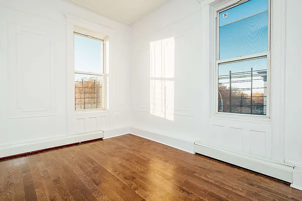 Rented by Nooklyn NYC LLC | media 24
