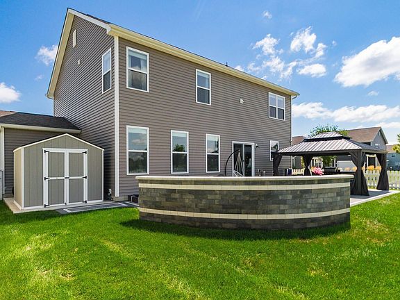 5th image of 662 Centerbeam Ave