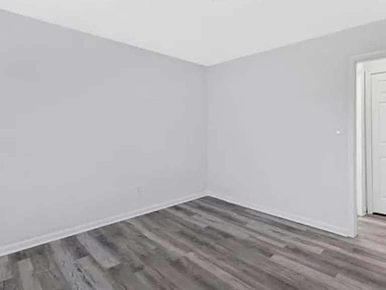 642 Dresden Dr — Photo 13