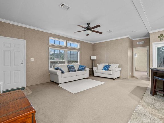 4th image of 466 SW January Dr