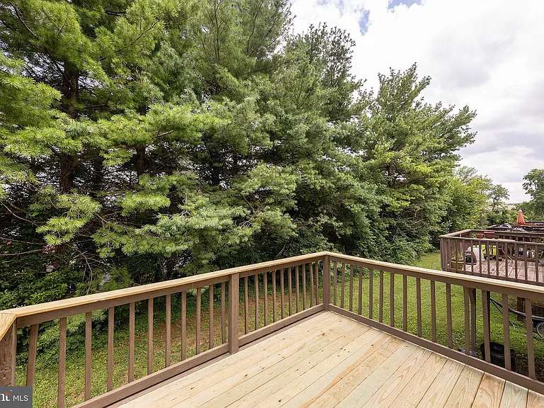 501 Tudor Dr — Photo 2