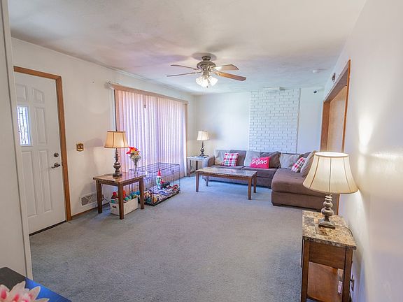 3rd image of 1605 Dover Cir