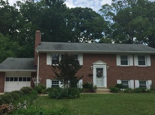 5715 Palin Pl, Alexandria, VA 22303