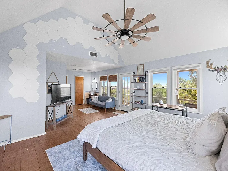 650 Springlake Dr — Photo 15
