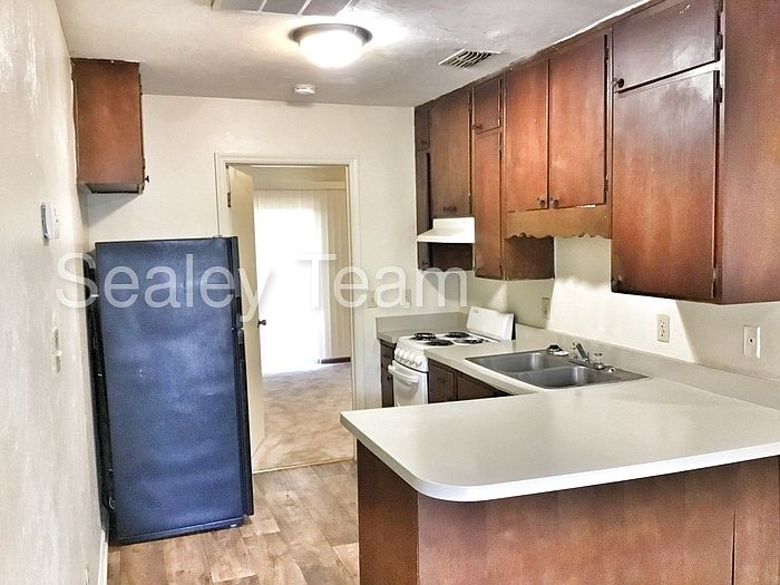 1st image of 601 W 6th Ave APT 3