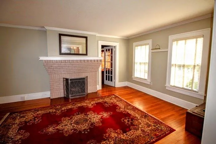 8 Colonial Pl — Photo 4