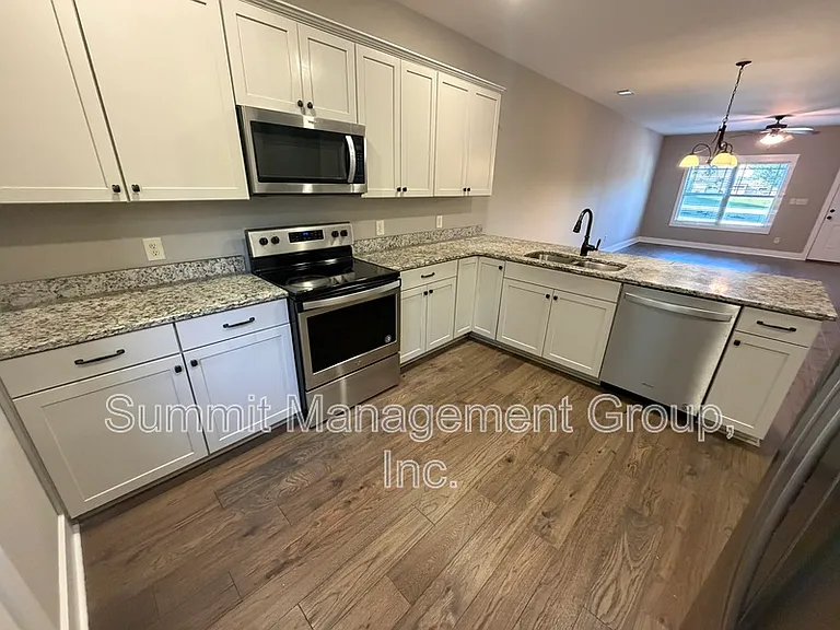 860 S Harkness St #H — Photo 14