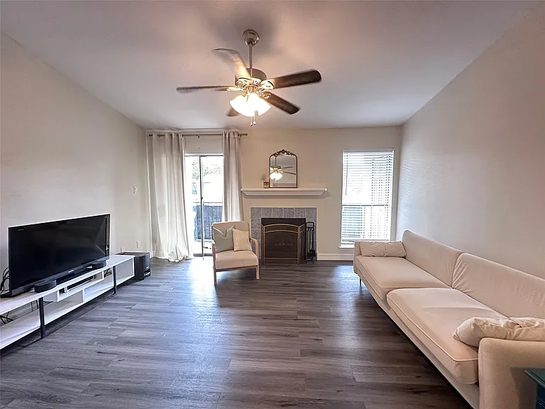 3300 Pebblebrook Dr #104 — Photo 4