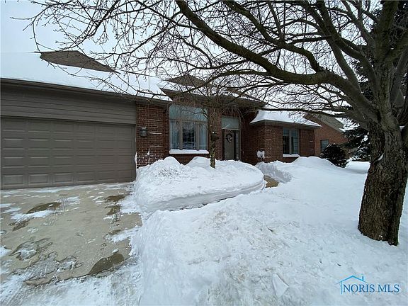 2nd image of 115 Wentworth Ct