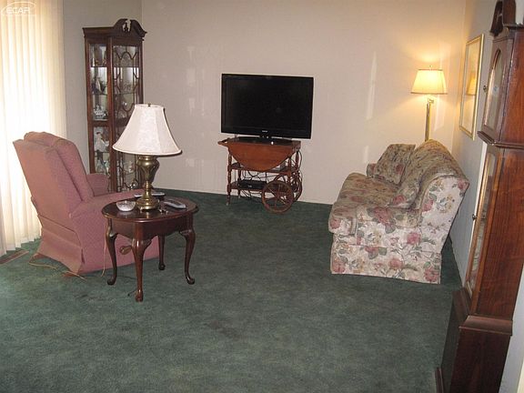 4th image of 1419 Westbury Dr