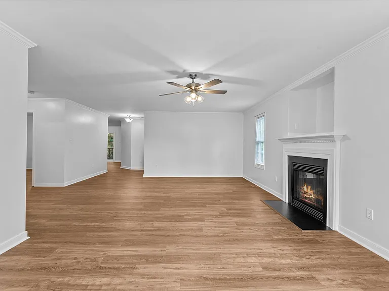 5701 Hereld Green Dr — Photo 5