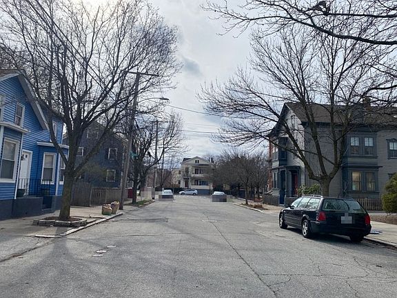 5th image of 75 Willow St #1005