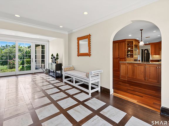 3rd image of 1716 Shippan Avenue