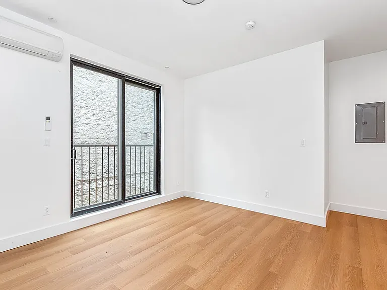 762 Madison St #3B — Photo 4