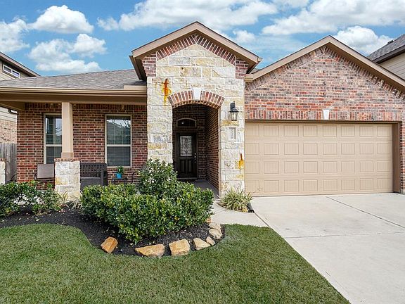 3rd image of 25406 Farrier Dr
