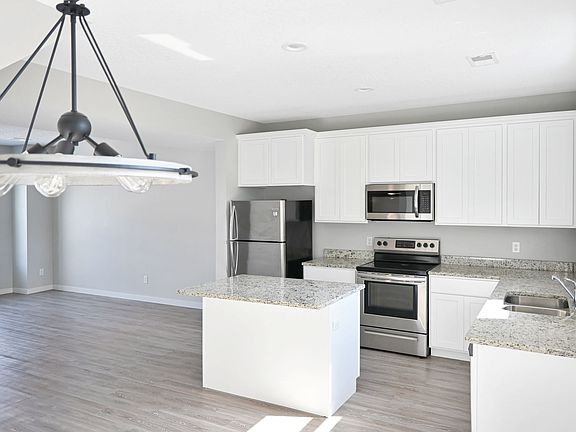 5th image of 4050 E 55th St
