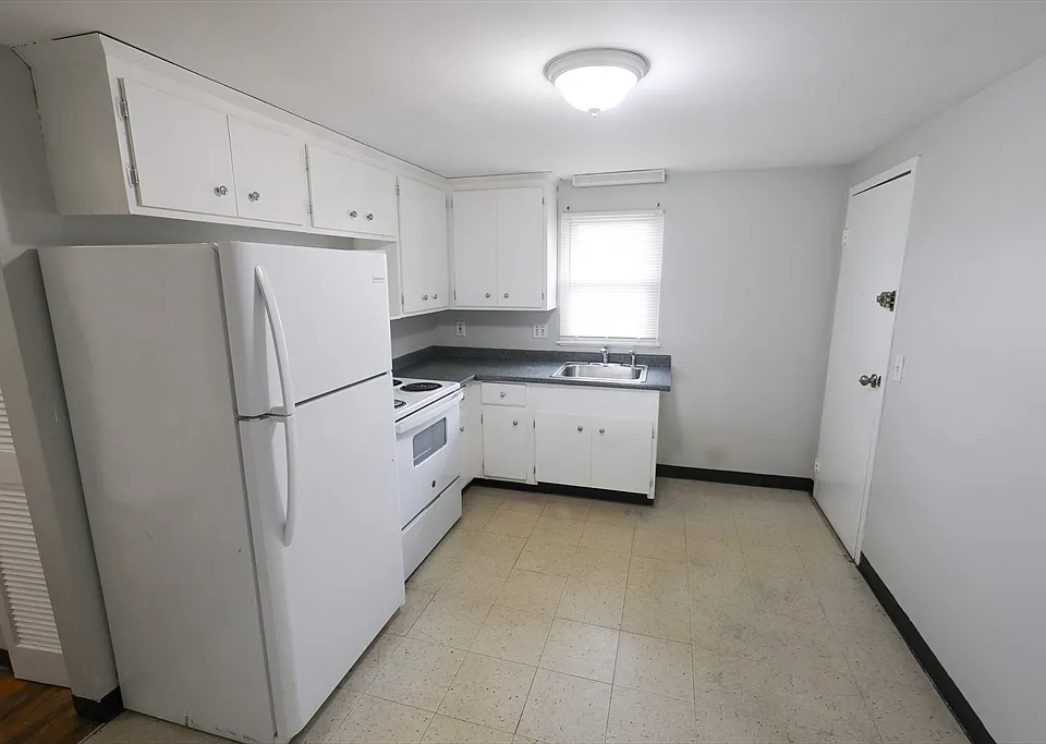 12 Essex St #6