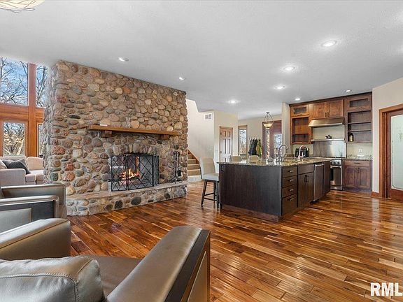 5th image of 13500 Hickory Rd