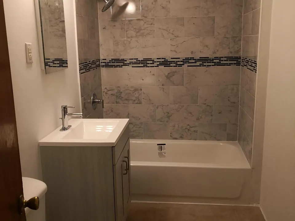 432 Mallory Ave #2