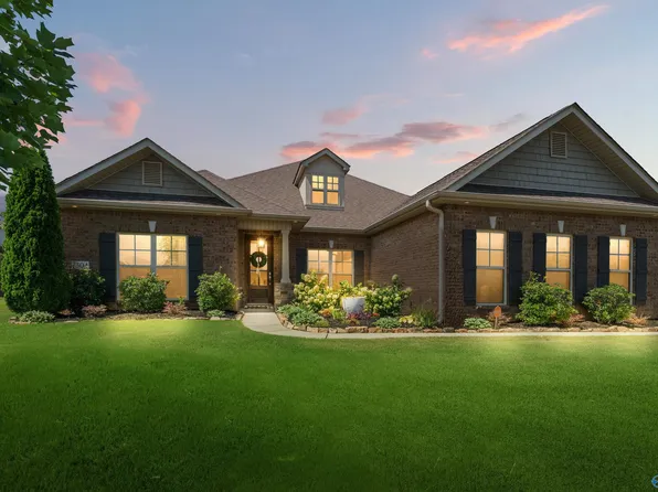 7304 Danan Cir SE, Owens Cross Roads, AL 35763