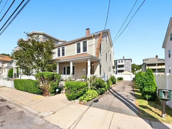 55 Austin St, Hyde Park, MA 02136