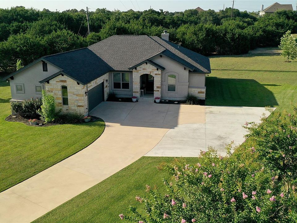 1st image of 220 Angela Dr
