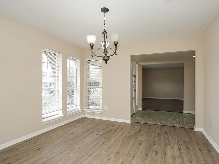 6406 Ashton St — Photo 8